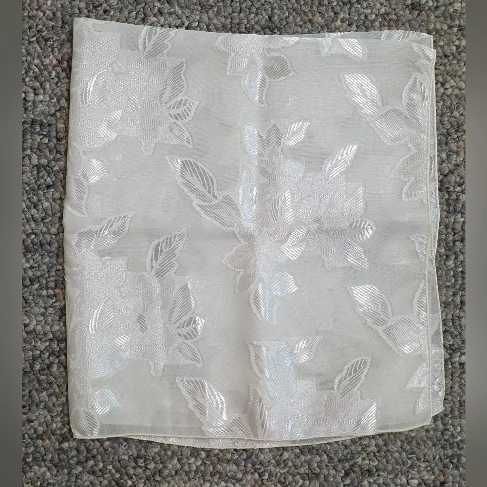 Bloomingdale's White Woven Leaf Pattern Neck Scarf
